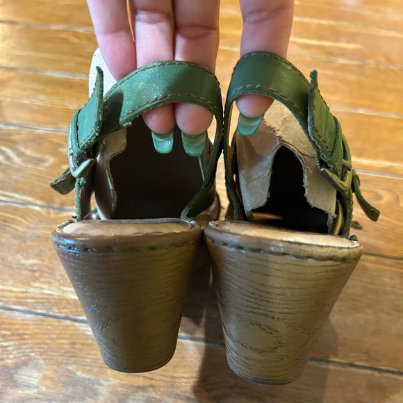 Born Women US 9 Green Leather Block Heel Buckle Open Toe Slingback Sandal - Picture 7 of 8